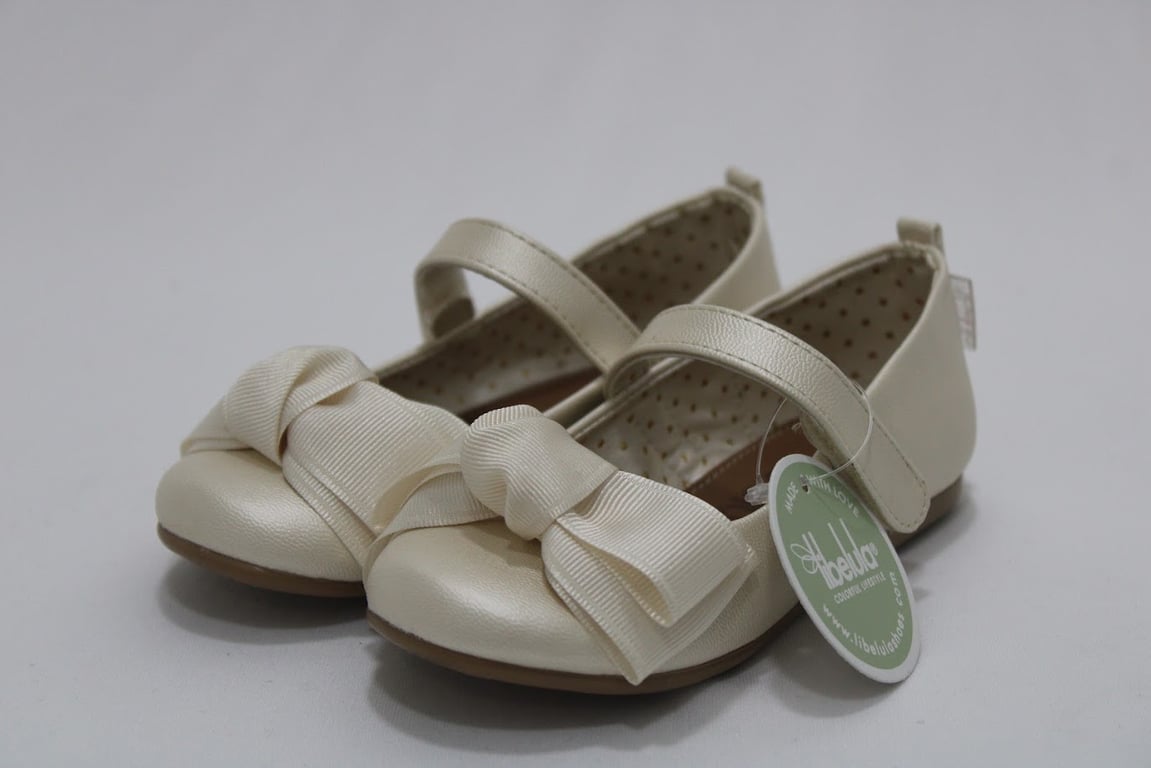 Queen Victoria Ivory - Boutique Alexis